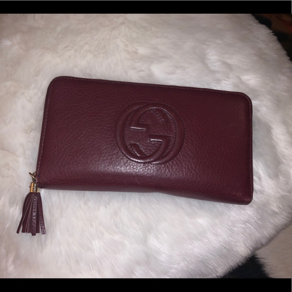Beautiful wallet 💗 - Picture 2 of 3